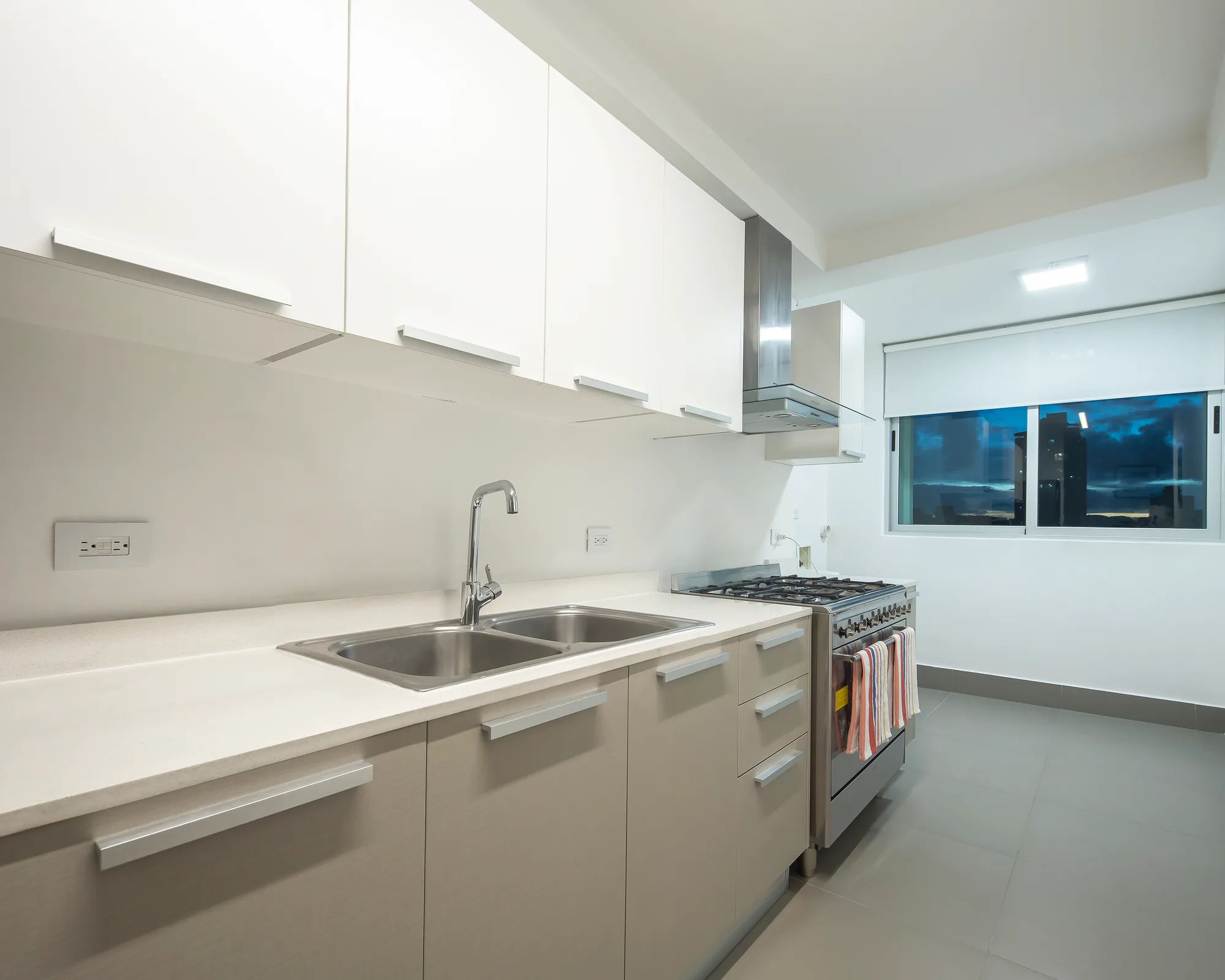 Cocina Vista Lavandero — apartamento en PH Altamira Residence