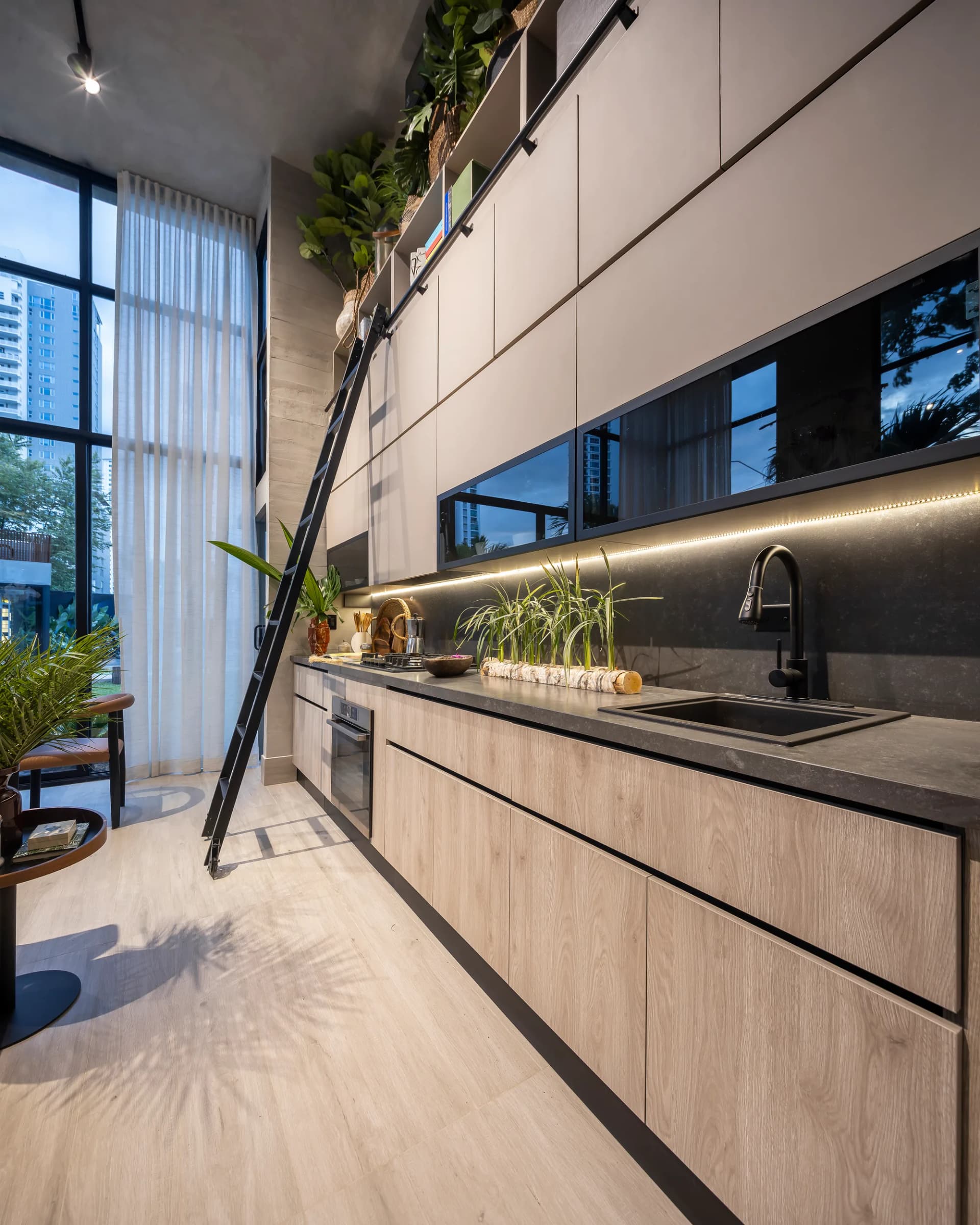 Cocina moderna con acabados de alta calidad en DOVLE SELVA