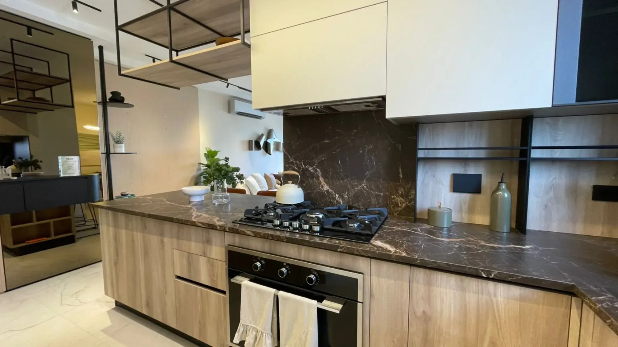 Detalle de cocina del apartamento modelo en PH Next